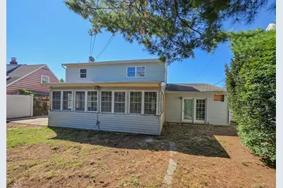 22 Tarry Lane, Levittown, NY 11756 - Photo 15