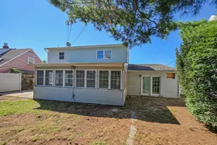 22 Tarry Ln, Levittown, NY 11756 - Photo 15