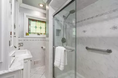 3825 Stars Road, East Marion, NY 11939 - Photo 11