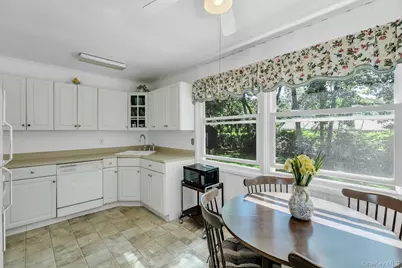 112 Lynncliff Road, Hampton Bays, NY 11946 - Photo 11