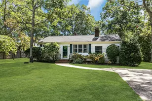 112 Lynncliff Rd, Hampton Bays, NY 11946 - Photo 3