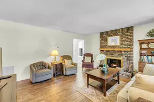 112 Lynncliff Rd, Hampton Bays, NY 11946 - Photo 5