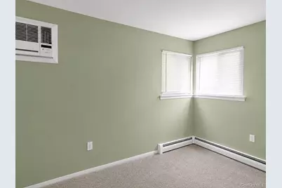 17 Fordham Road, West Babylon, NY 11704 - Photo 11