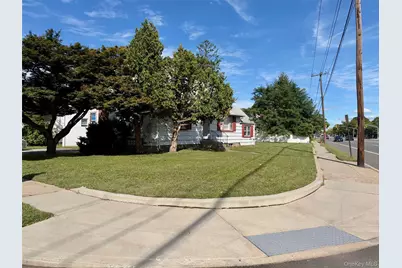 306 W Old Country Road, Hicksville, NY 11801 - Photo 5