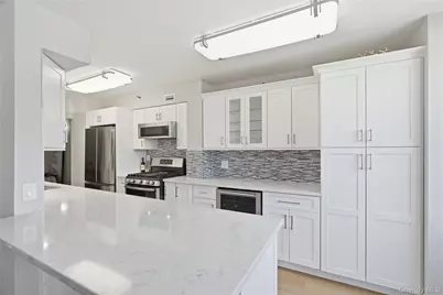 14 Nosband Avenue #3K, White Plains, NY 10605 - Photo 11