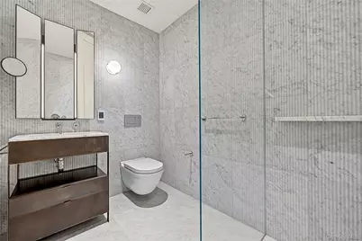 135 E 47th Street #30C, New York, NY 10017 - Photo 17