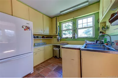 201 Maiden Lane, Port Jefferson, NY 11777 - Photo 13