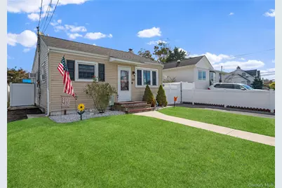 101 Miramar Boulevard, Lindenhurst, NY 11757 - Photo 33