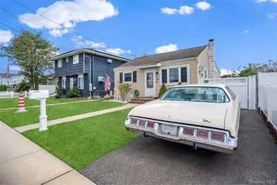 101 Miramar Boulevard, Lindenhurst, NY 11757 - Photo 31