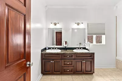 611 Knollwood Road, White Plains, NY 10603 - Photo 33