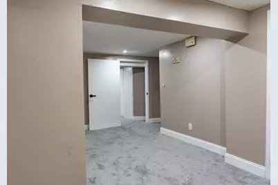 105 Glen Way, Syosset, NY 11791 - Photo 27