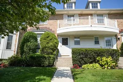 105 Glen Way, Syosset, NY 11791 - Photo 1