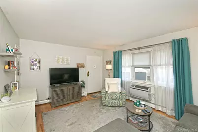 490 Main Street #C4, Farmingdale, NY 11735 - Photo 5