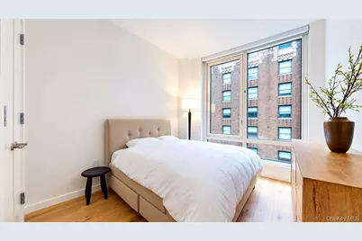 135 E 47th Street #22F, New York, NY 10017 - Photo 21