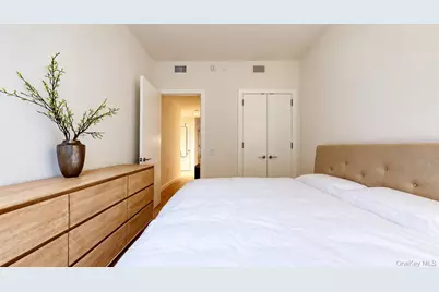 135 E 47th Street #22F, New York, NY 10017 - Photo 23