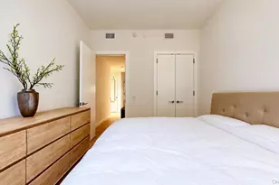 135 E 47th St, New York, NY 10017 - Photo 23