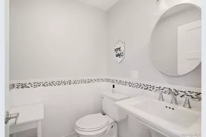 241 W Pine Street, Long Beach, NY 11561 - Photo 17
