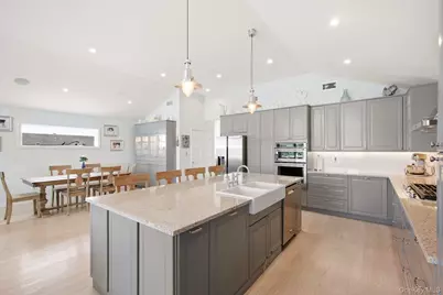 241 W Pine Street, Long Beach, NY 11561 - Photo 9