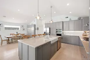 241 W Pine St, Long Beach, NY 11561 - Photo 9