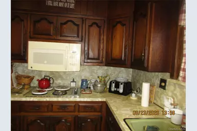 82-51 Penelope Avenue, Middle Village, NY 11379 - Photo 13