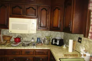 82-51 Penelope Ave, Middle Village, NY 11379 - Photo 13