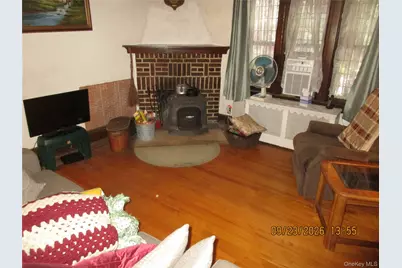 82-51 Penelope Avenue, Middle Village, NY 11379 - Photo 9