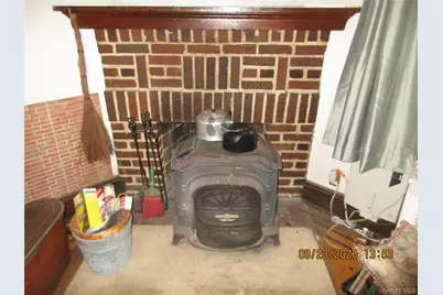 82-51 Penelope Avenue, Middle Village, NY 11379 - Photo 5