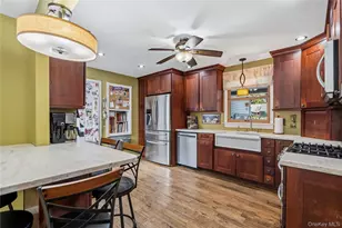 84 Tower St, Sayville, NY 11782 - Photo 11