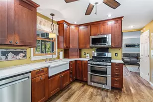 84 Tower St, Sayville, NY 11782 - Photo 9