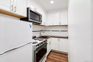 61 Oliver St, Brooklyn, NY 11209 - Photo 3