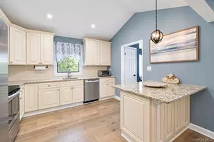 175 Stuyvesant Rd, Oakdale, NY 11769 - Photo 13