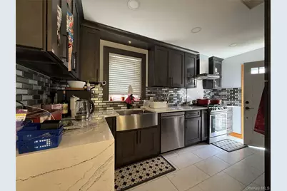160-30 76th Road, Fresh Meadows, NY 11366 - Photo 3
