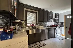 160-30 76th Rd, Fresh Meadows, NY 11366 - Photo 3