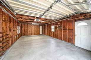 1435 Bray Ave, Laurel, NY 11948 - Photo 19