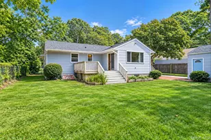 1435 Bray Ave, Laurel, NY 11948 - Photo 17