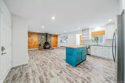1435 Bray Avenue, Laurel, NY 11948 - Photo 5