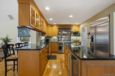 3494 Overlook Avenue, Yorktown Heights, NY 10598 - Photo 13