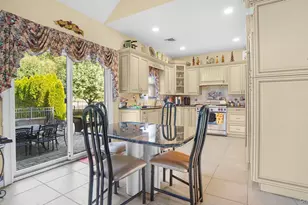 25 Laurel Ln, Holtsville, NY 11742 - Photo 27