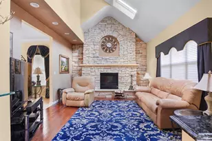 25 Laurel Ln, Holtsville, NY 11742 - Photo 23