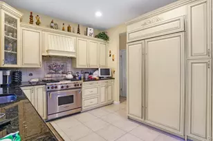 25 Laurel Ln, Holtsville, NY 11742 - Photo 29