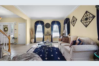 25 Laurel Lane, Holtsville, NY 11742 - Photo 21