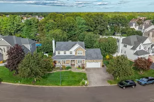 25 Laurel Ln, Holtsville, NY 11742 - Photo 5