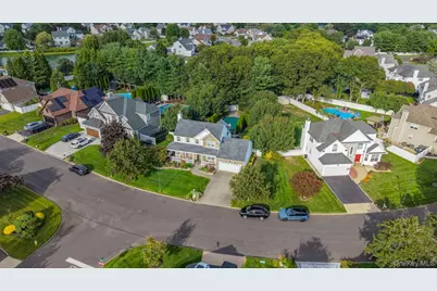 25 Laurel Lane, Holtsville, NY 11742 - Photo 9