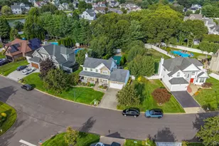 25 Laurel Ln, Holtsville, NY 11742 - Photo 9