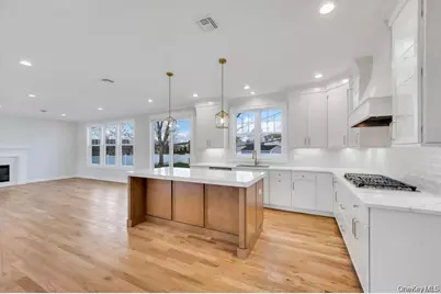 89 West Avenue, Hicksville, NY 11801 - Photo 5