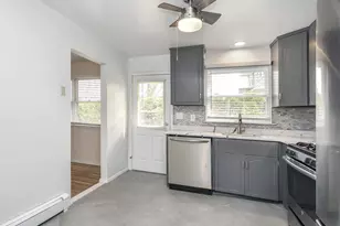 2 Pequot Ave, Port Washington, NY 11050 - Photo 9
