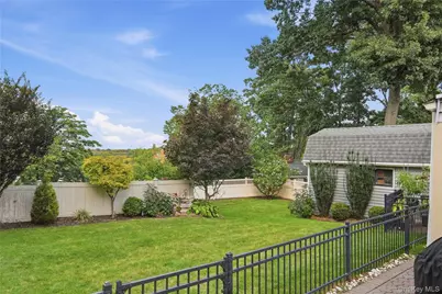 25161 Gaskell Road, Little Neck, NY 11362 - Photo 33
