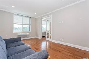 111 Cherry Valley Ave, Garden City, NY 11530 - Photo 17