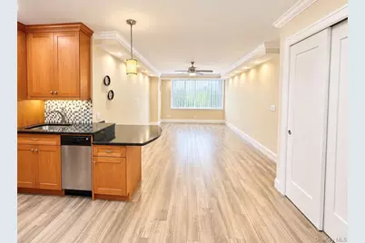 27110 Grand Central Parkway #30C, Floral Park, NY 11005 - Photo 5