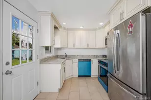 82 Pengon Cir, East Meadow, NY 11554 - Photo 13